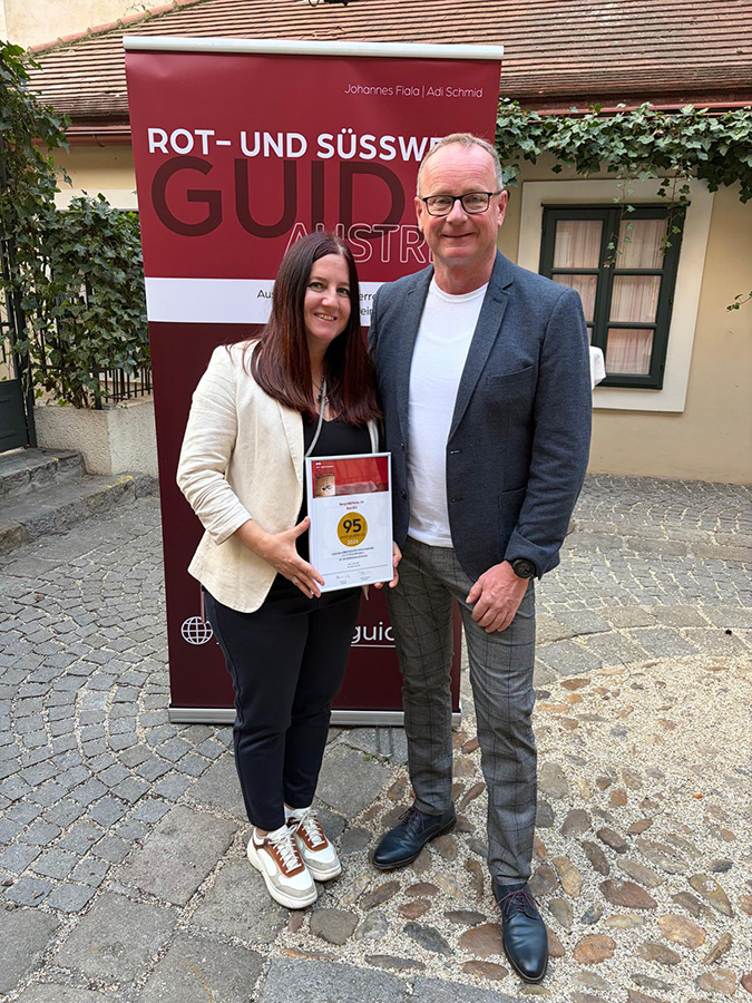 Danijela un Dietmar Haider mit Auszeichnung 1. Platz im Weinguide